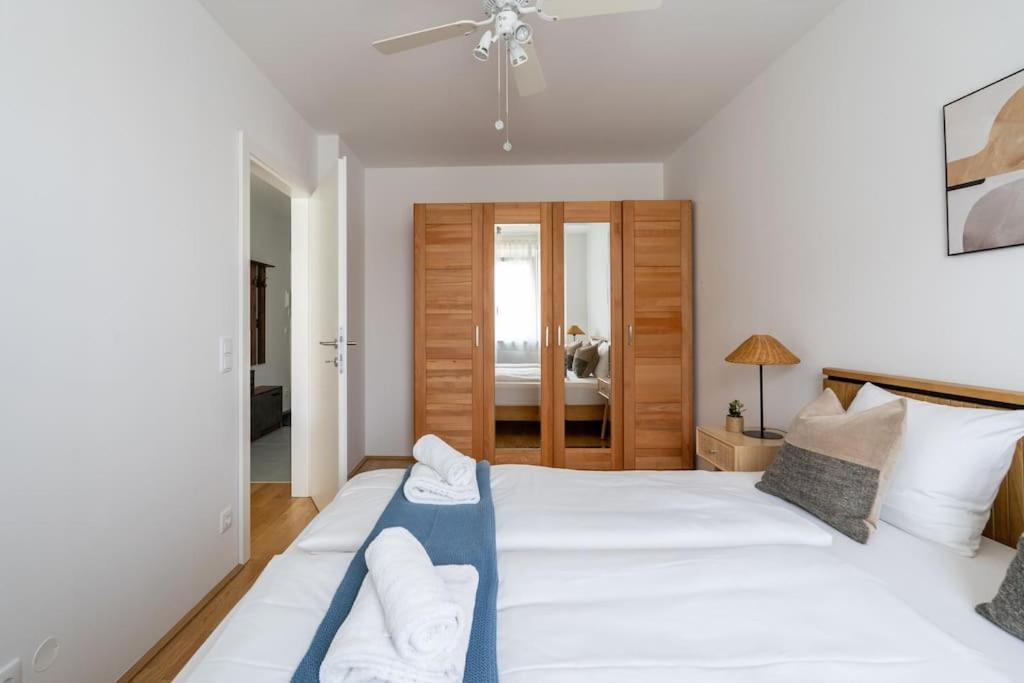 Quiet 1br Oasis, Fast Path By Hm Appartement Wenen
